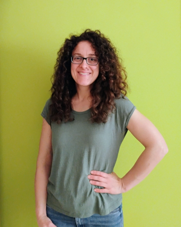 Una foto a mezzo busto di Laura Mosconi, web designer a Roma